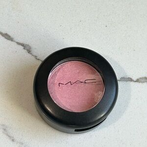 MAC Cosmetics Pink Eyeshadow Pink Papillon